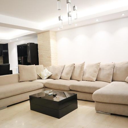 Central Apartament Bulevardul Decebal บูคาเรสต์ ภายนอก รูปภาพ