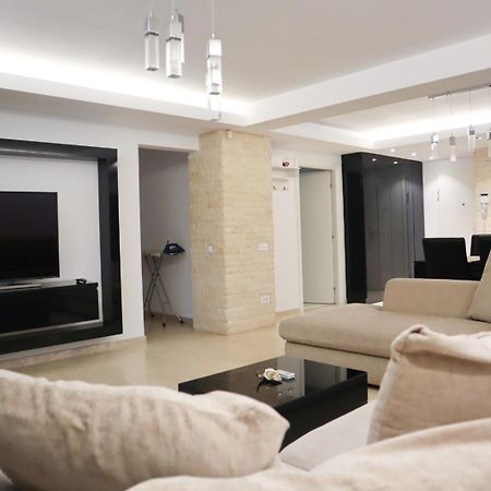 Central Apartament Bulevardul Decebal บูคาเรสต์ ภายนอก รูปภาพ
