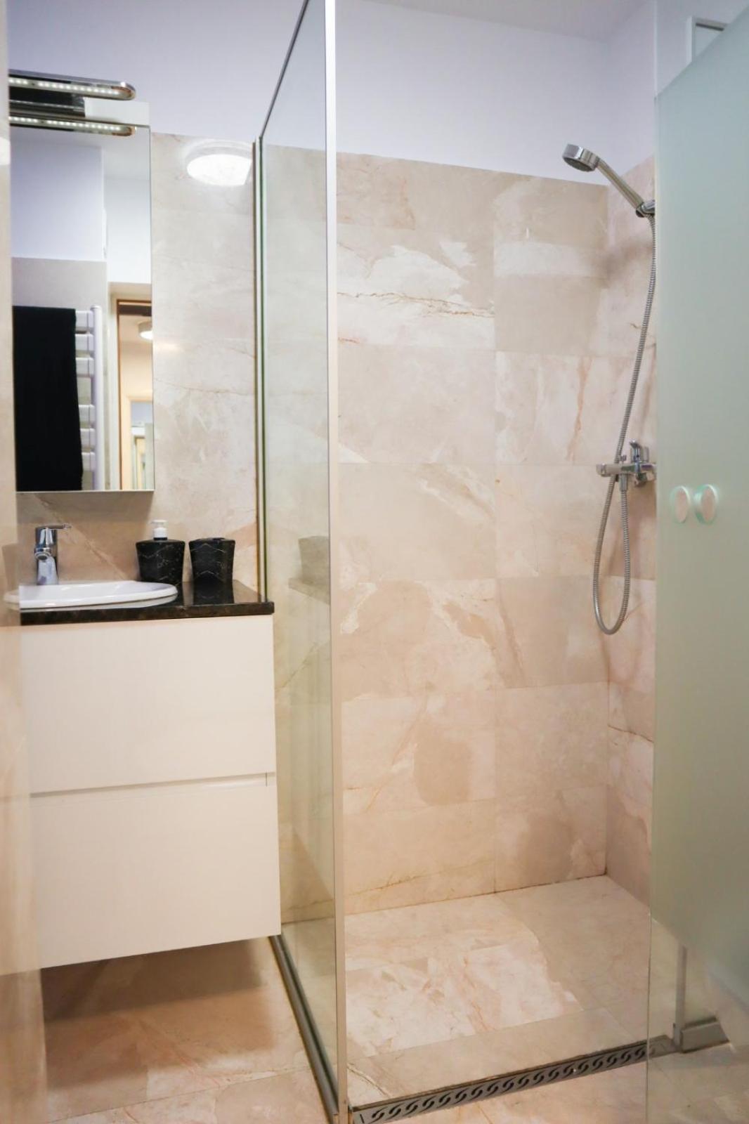 Central Apartament Bulevardul Decebal บูคาเรสต์ ภายนอก รูปภาพ