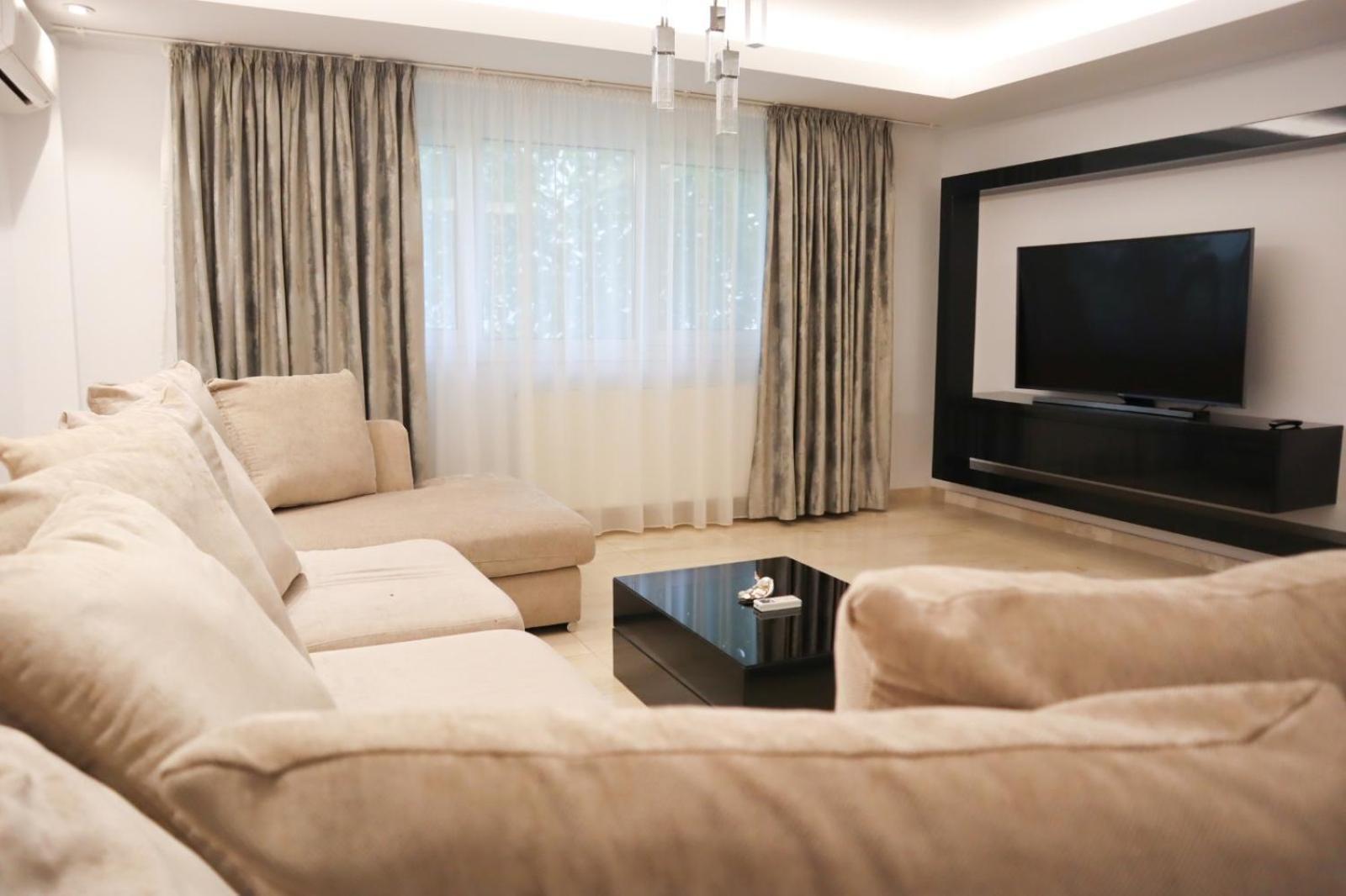 Central Apartament Bulevardul Decebal บูคาเรสต์ ภายนอก รูปภาพ